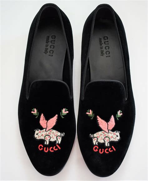 gucci flying pig.